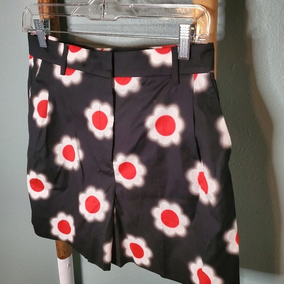 Prada flower shorts size 42 - Picture 2 of 11